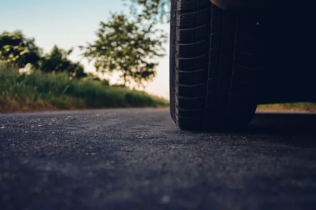 car-road-tire-2608041785844607..webp