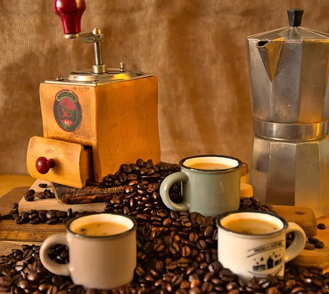 coffee-productphotography-coffeegrinder-2608061786043776..webp