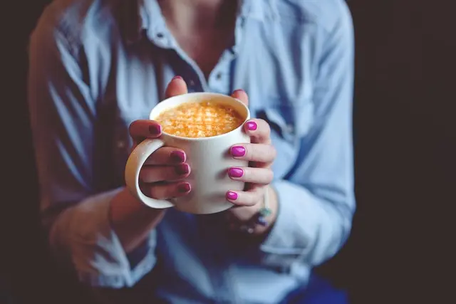 hands-coffee-hold-2608041785848870..webp hands-coffee-hold-2608041785848870..webp