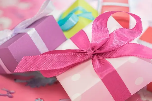pink-gifts-boxes-2608041785848870..webp pink-gifts-boxes-2608041785848870..webp