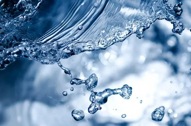 splashing-fullhdwallpaper-splash-2608041785826346..webp