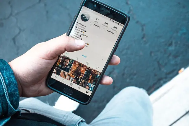 technology-smartphone-telephone-2608041785842389..webp